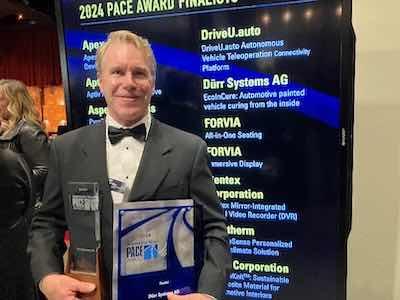 Mark Murray, Director of Sales and Marketing Dürr in North America, accepted the PACE Award.