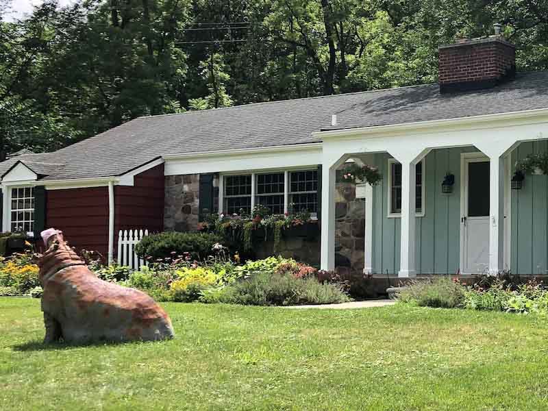 Barton's house with its Hippo in the front lawn.