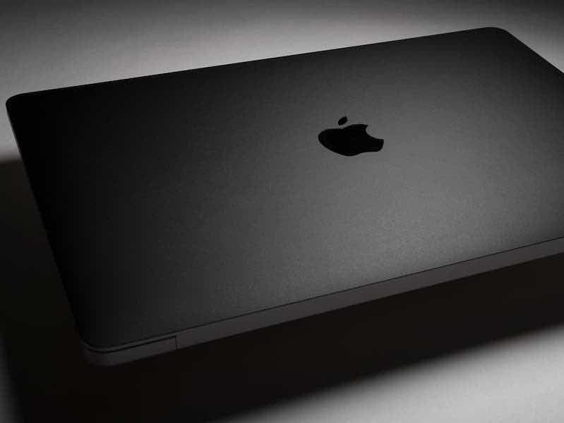 apple black laptop