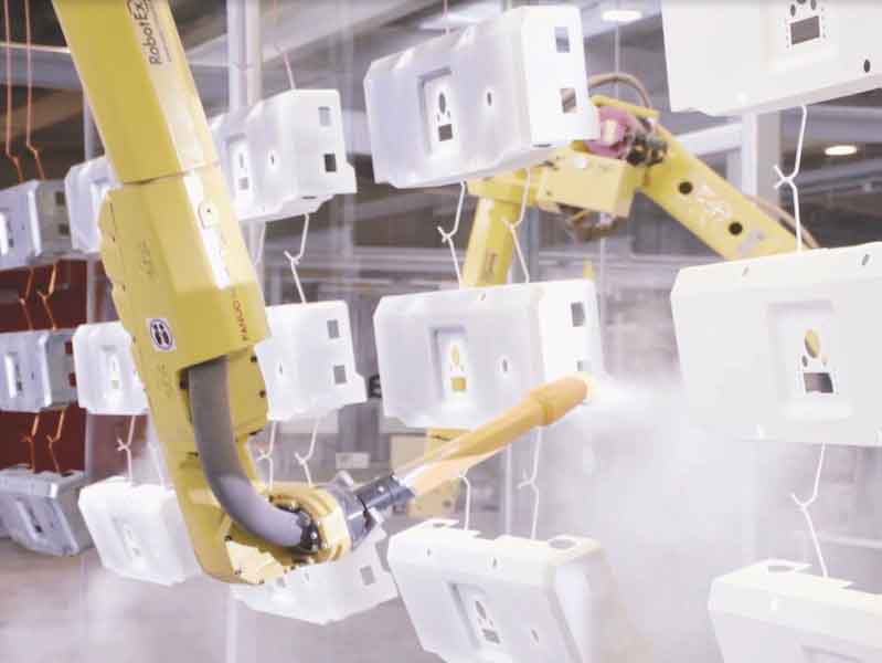 robots applying powder coating
