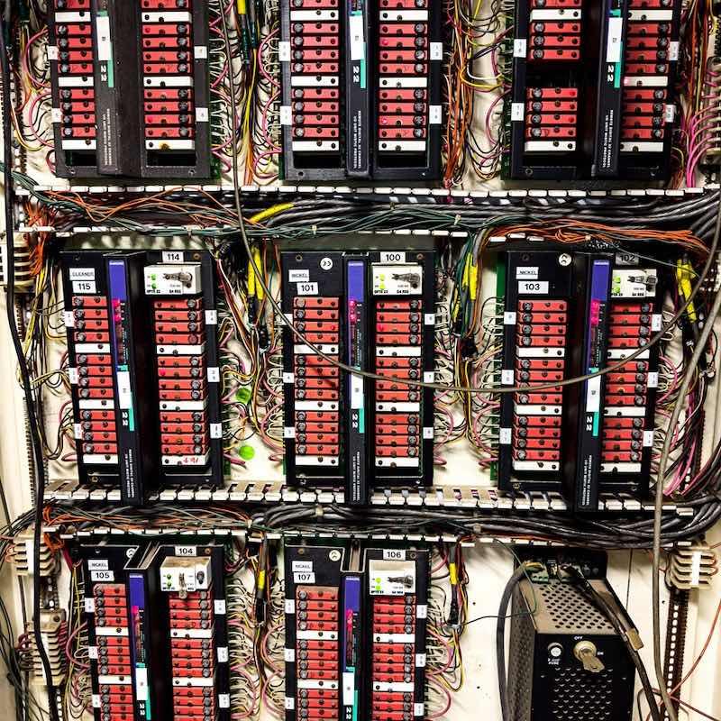 Varland decided to use Opto 22âs SNAP-LCM4 controllers, mistic racks with G4 single-point I/O, and FactoryFloor flowchart-based programming software.