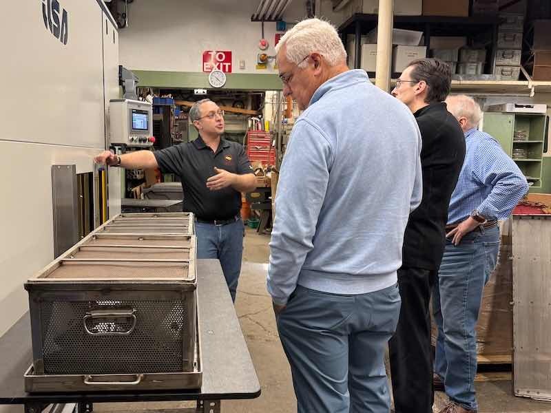 TURI hosted a hands-on technology demonstration at New Method Plating in Worcester, MA, showcasing the facility’s new vacuum vapor degreasing system.