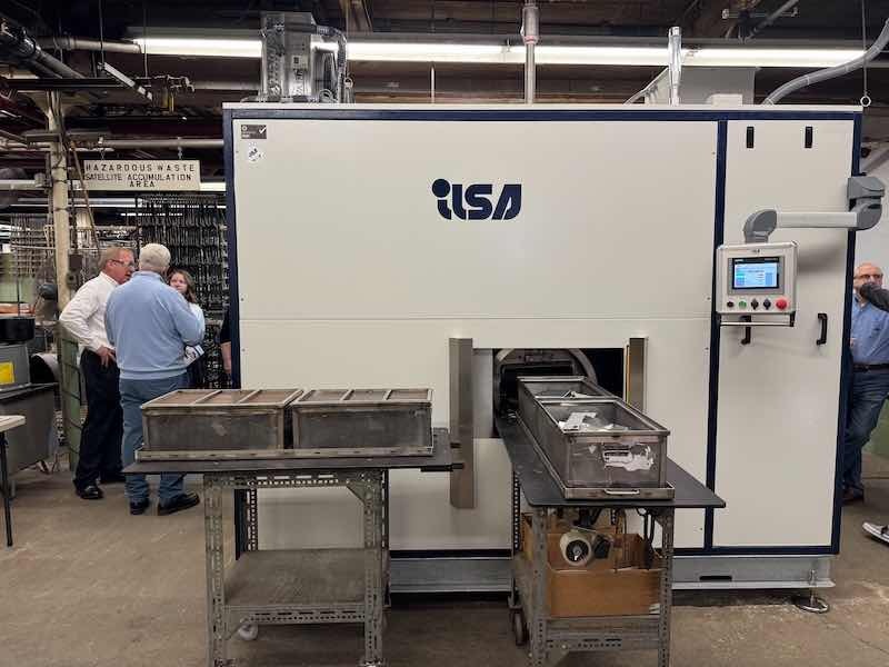 The vacuum system also monitors chamber conditions and automatically extends cycles if it detects that parts are not yet fully clean or dry—something “smart” TCE systems never did.